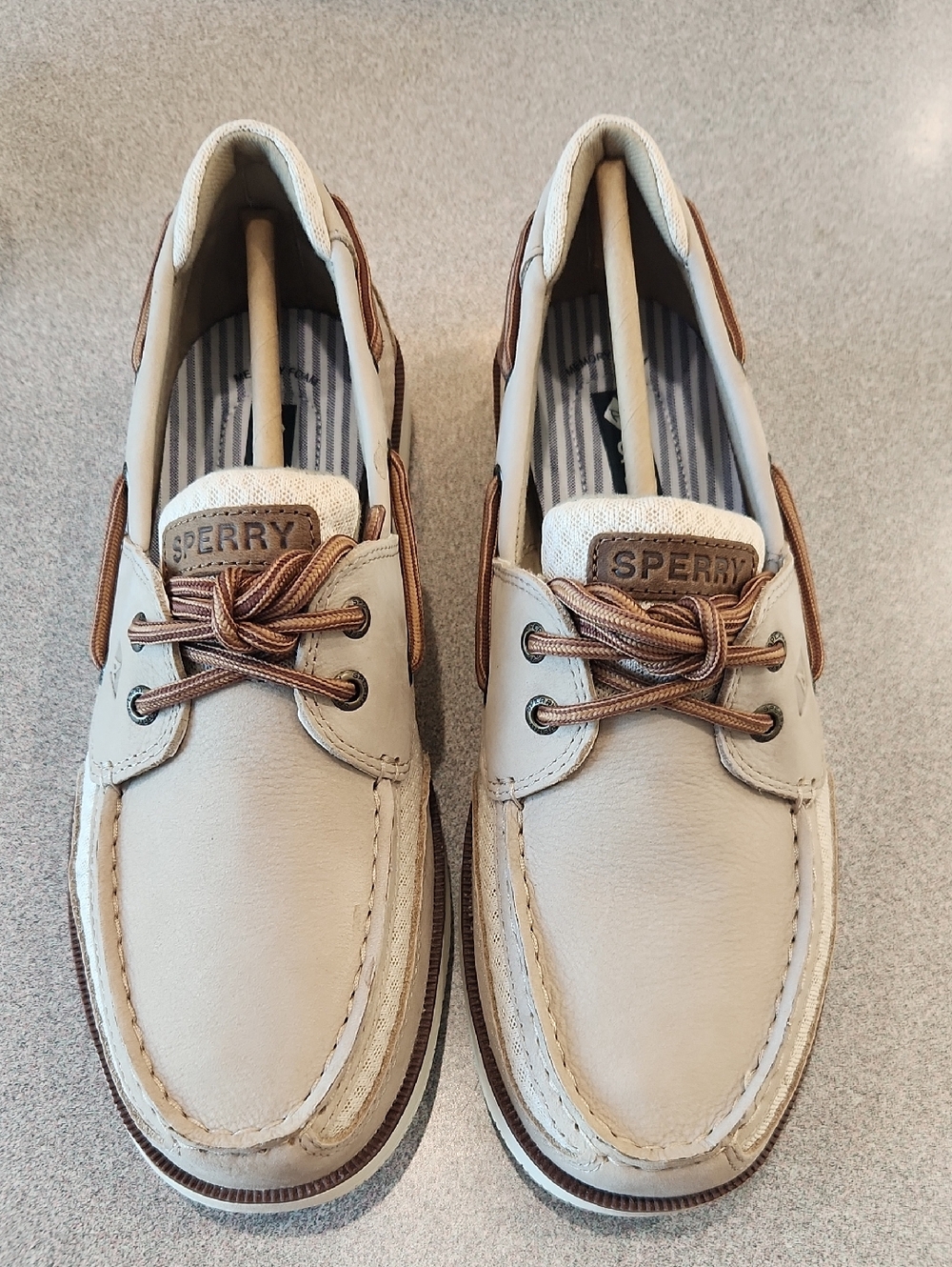 Sperry Men's Cream Leather Boat Shoes with Brown Laces
